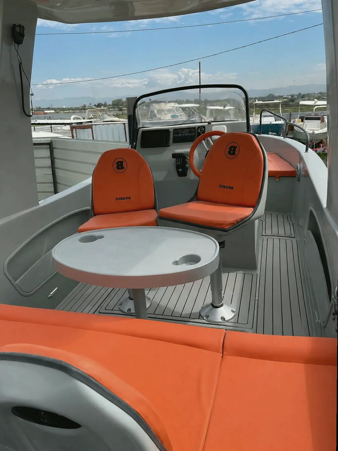 alquiler de barco sin licencia en Garrucha, Andalucía